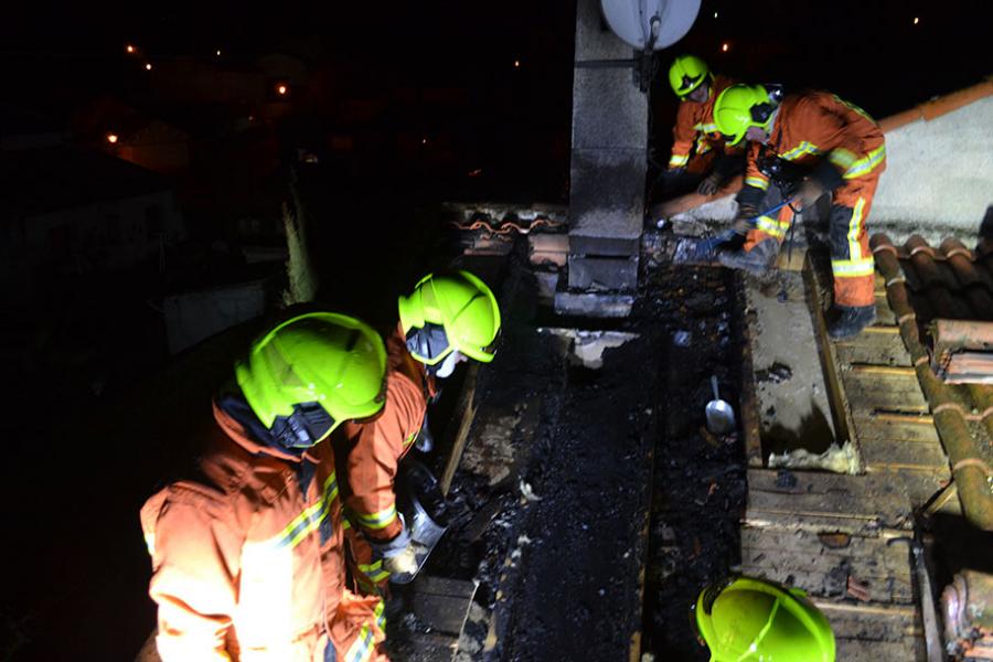 Feu de toiture sur la commune de Puygouzon