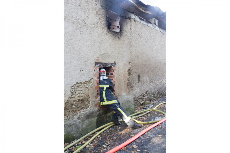 Feu d&#039;un garage sur la commune de Sémalens