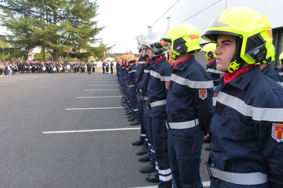 Cérémonie jeunes sapeurs-pompiers à l&#039;Etat-Major d&#039;Albi. 