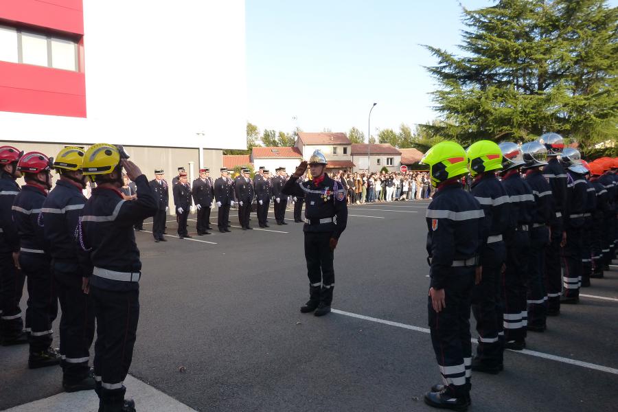 Cérémonie jeunes sapeurs-pompiers à l&#039;Etat-Major d&#039;Albi. 