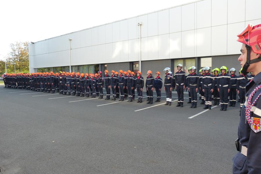 Cérémonie jeunes sapeurs-pompiers à l&#039;Etat-Major d&#039;Albi. 