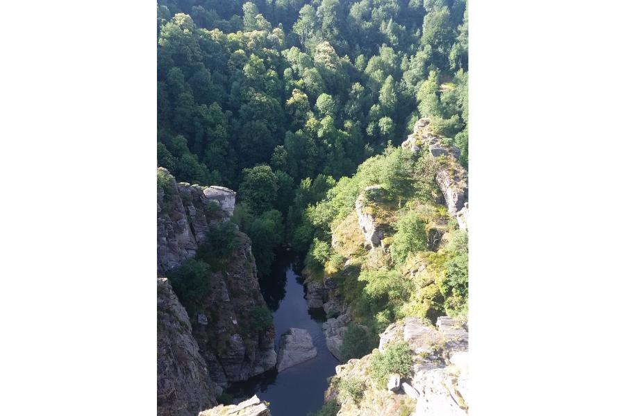 Visite de reconnaissance dans les gorges du Banquet