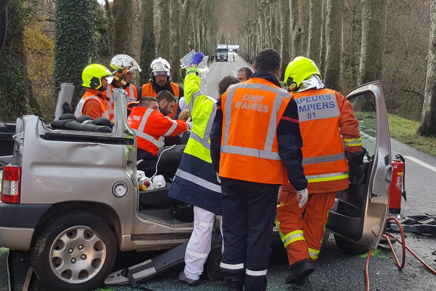 Accident entre deux voitures sur la RD612