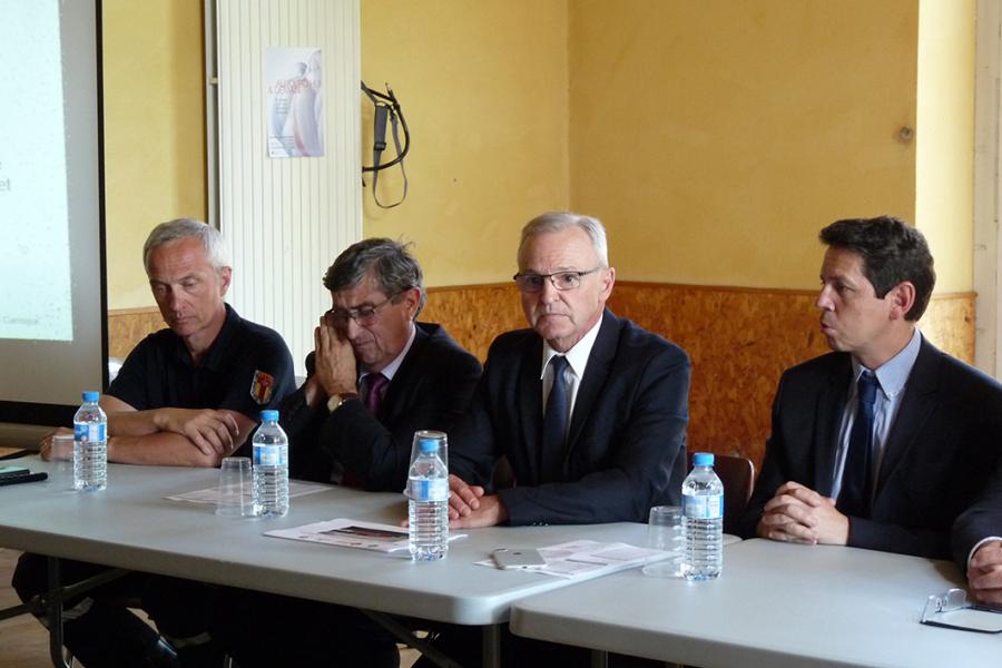 Pose de la première pierre du futur centre de secours de Carmaux