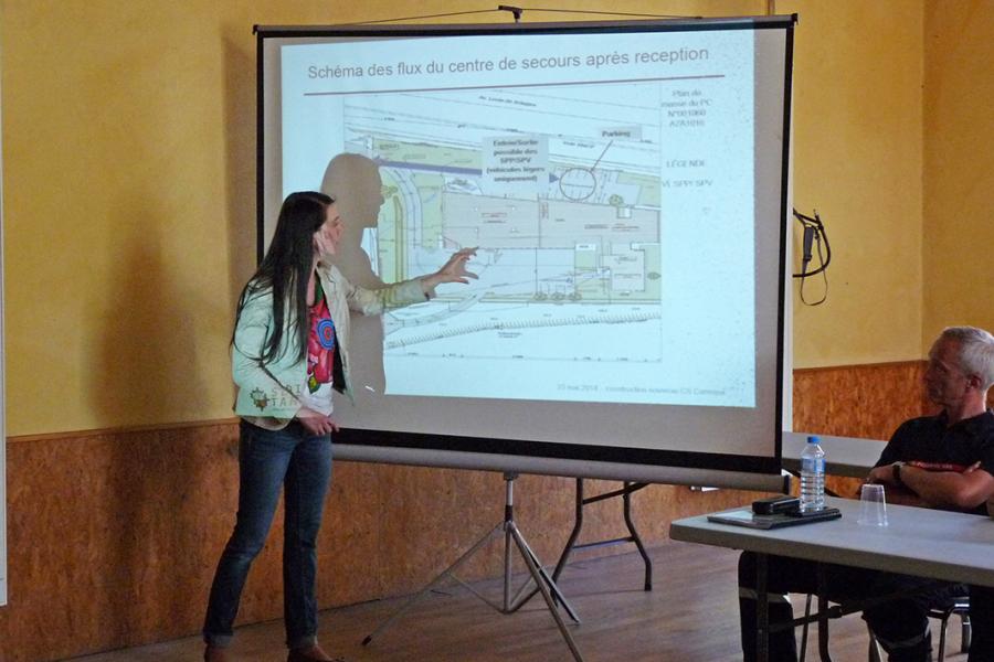 Pose de la première pierre du futur centre de secours de Carmaux