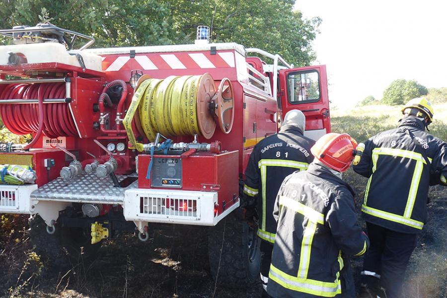 Important feu de broussailles sur la commune de Castres