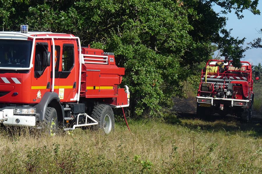 Important feu de broussailles sur la commune de Castres