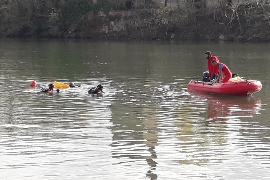 Marssac-sur-Tarn : un véhicule repêché par l&#039;équipe plongée