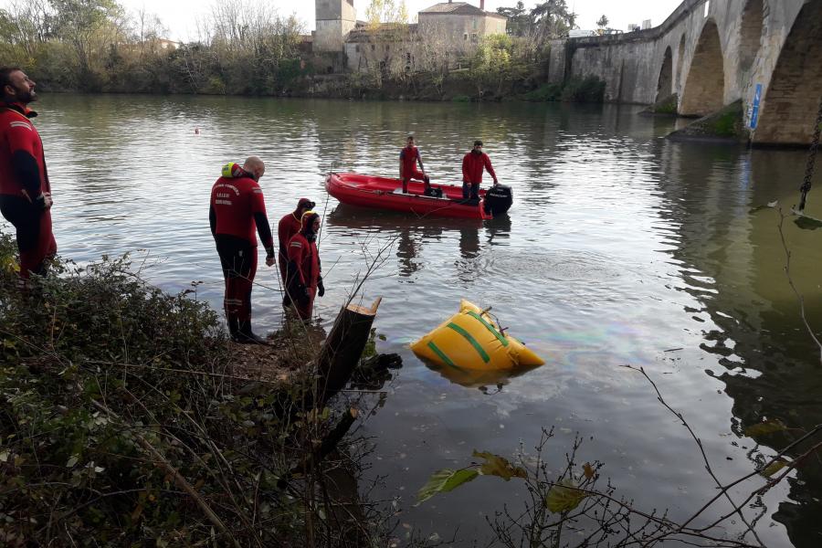 Marssac-sur-Tarn : un véhicule repêché par l&#039;équipe plongée
