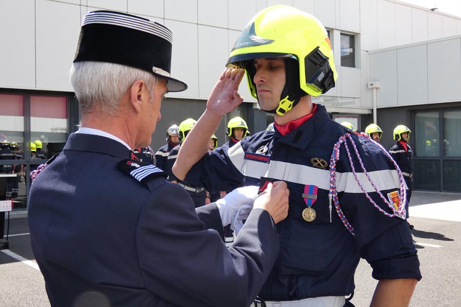Cérémonie en l'honneur de 16 nouveaux sapeurs-pompiers professionnels