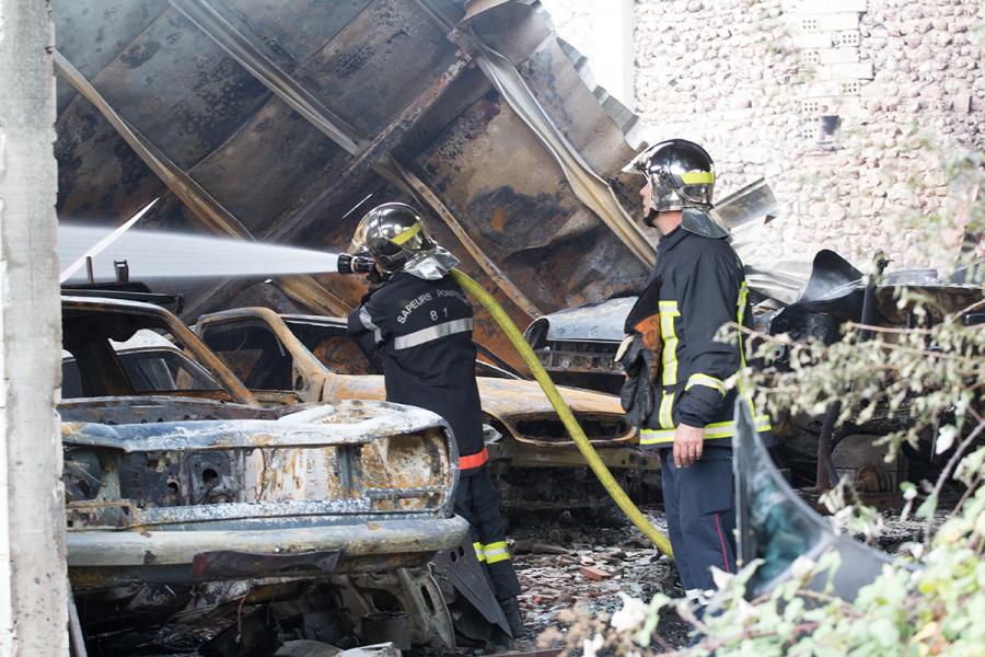 Feu d&#039;un garage sur la commune de Sémalens