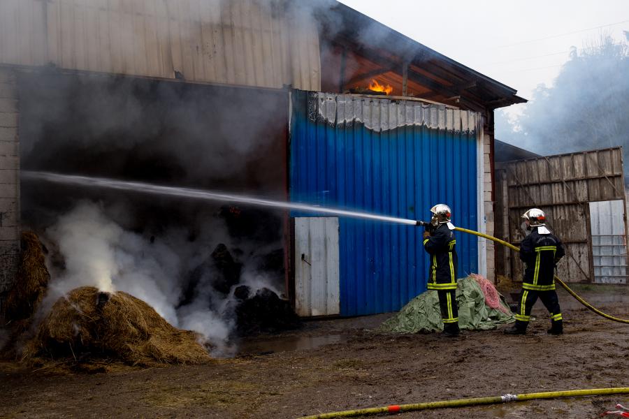 Feu de hangar agricole sur la commune de Arfons
