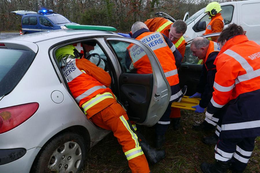 Accident de la route sur la commune de Noailles