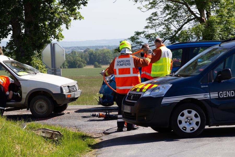 Accident de 2 véhicules à Lescout