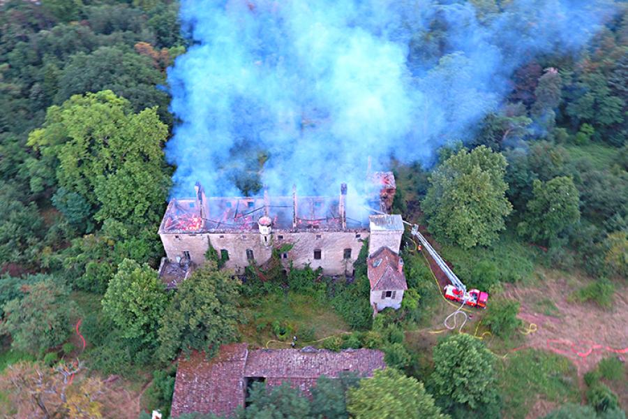 Incendie du château de Lézignac à Graulhet