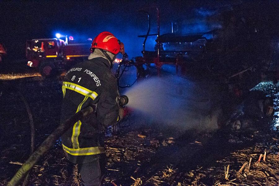 Feu d&#039;engin agricole sur la commune de Lempaut
