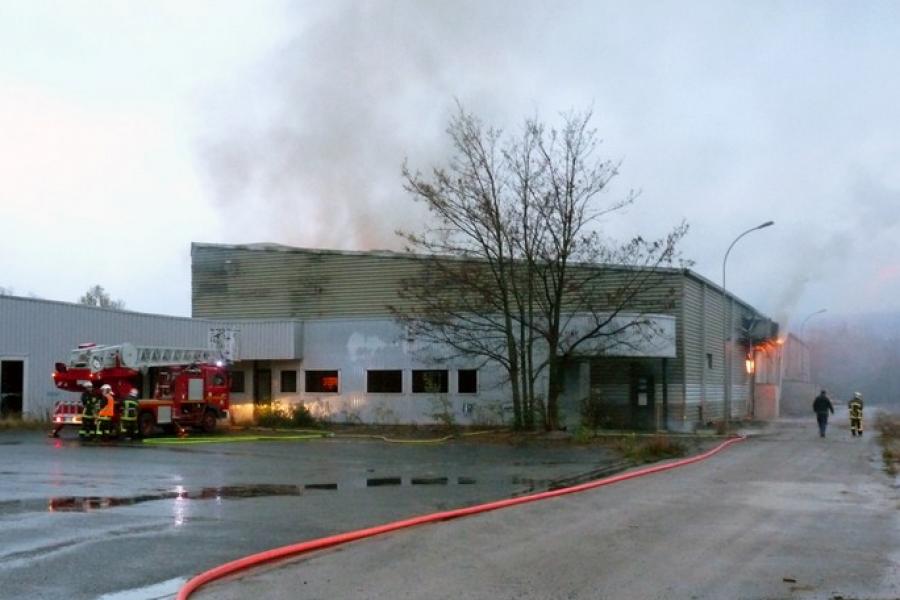  Des balles de tissus en feu dans un entrepôt de Mazamet
