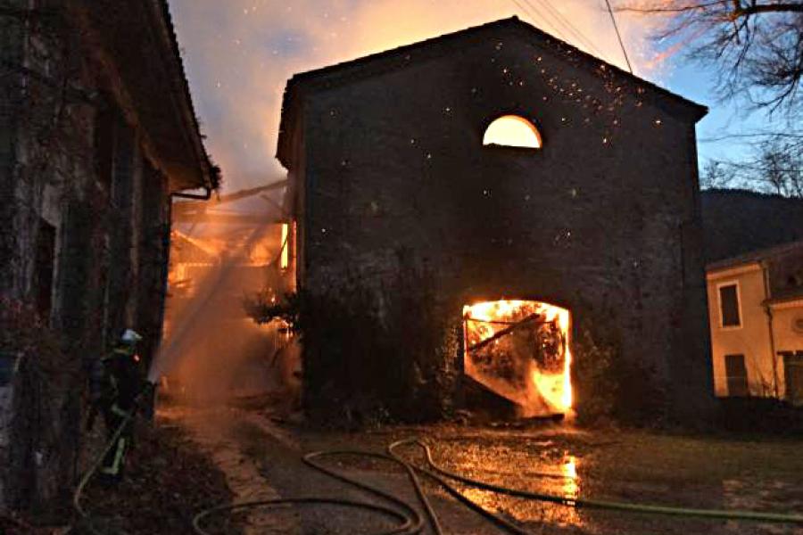 Feu de hangar agricole sur la commune d&#039;Aiguefonde