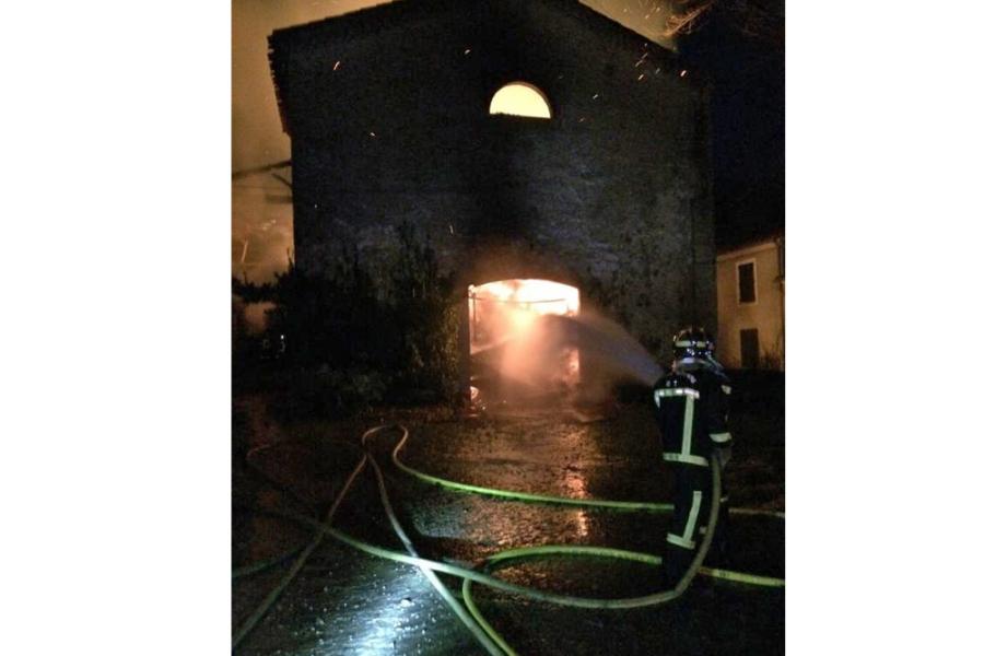Feu de hangar agricole sur la commune d&#039;Aiguefonde