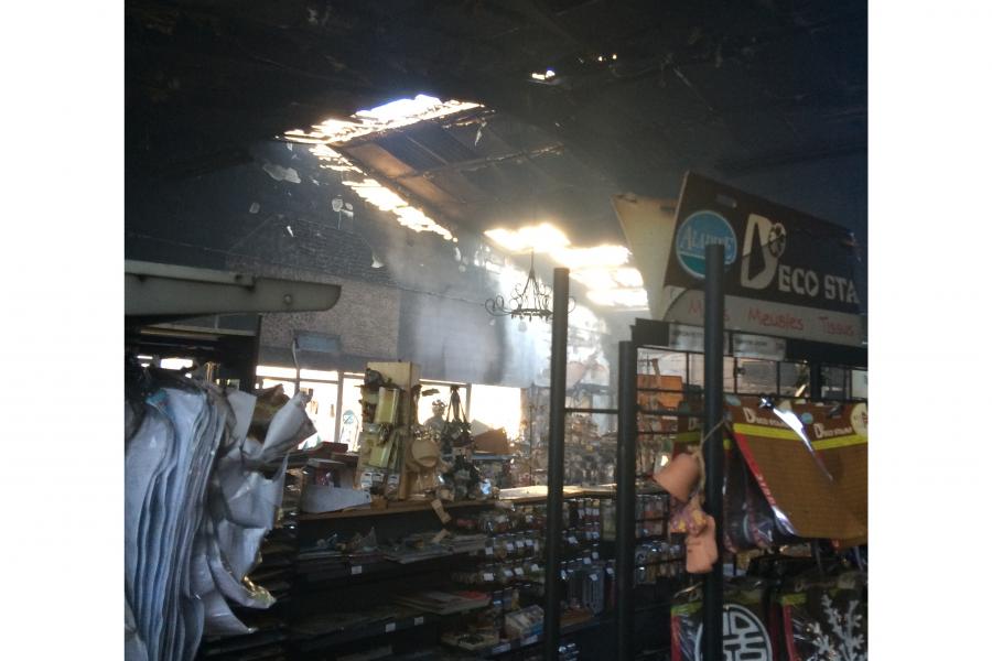 Feu de magasin sur la commune de Puygouzon