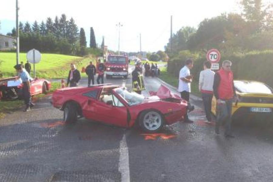 Accident particulier impliquant 3 Ferrari