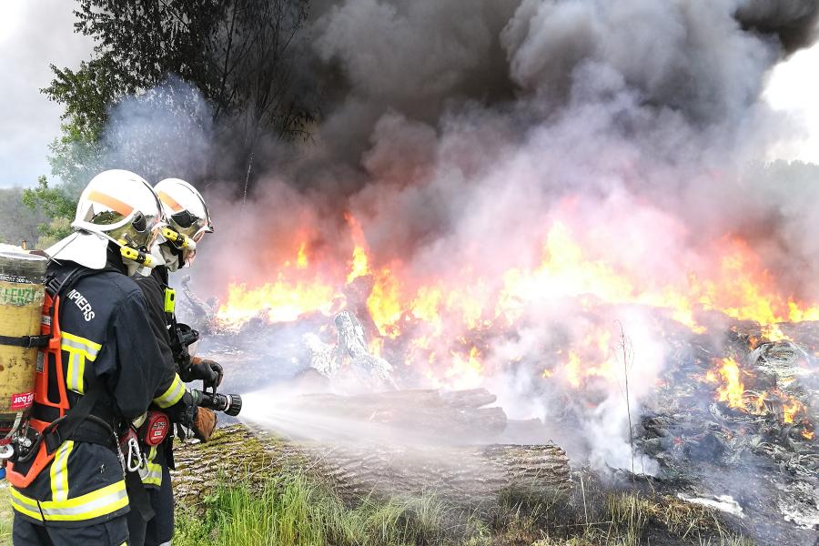 Un feu de pneus sur la commune de Milhavet
