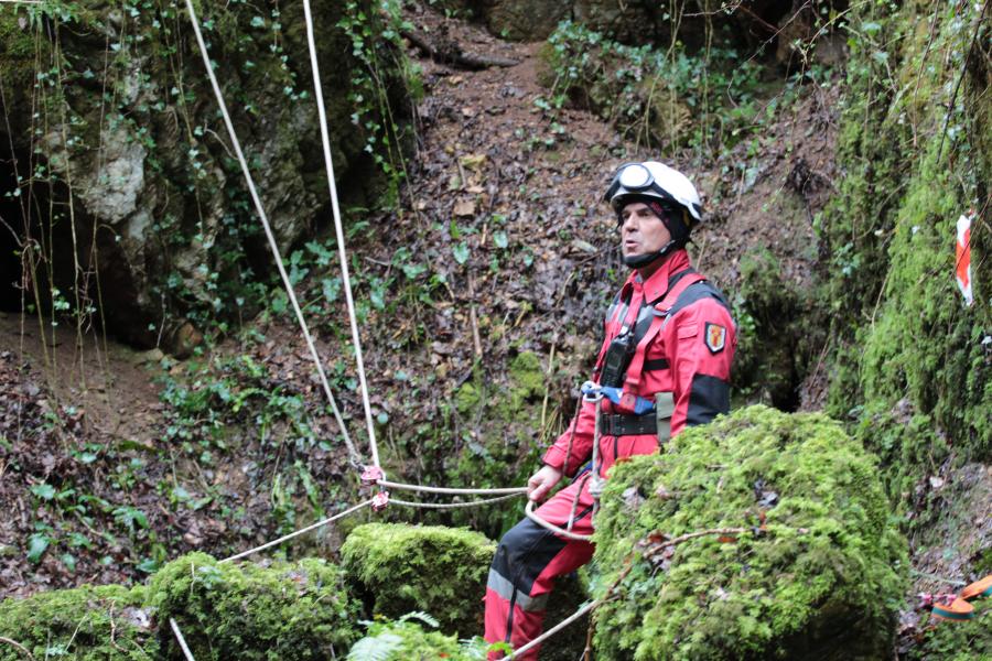 Exercice de secours spéléologique à Sorèze