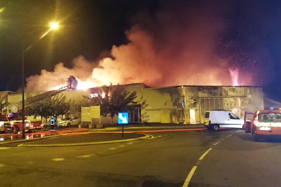 Feu de local industriel sur la commune de Castres