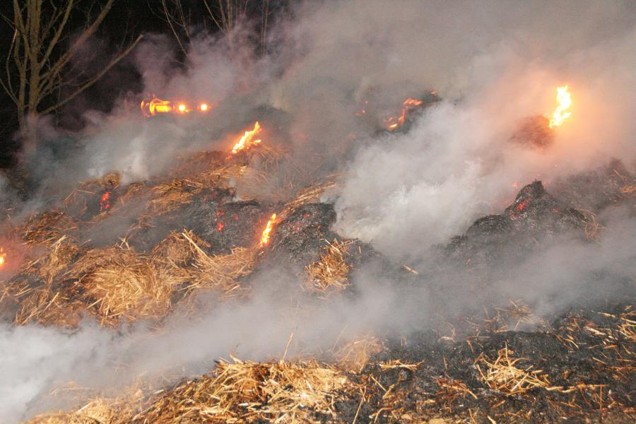 Feu de paille sur la commune de Puylaurens