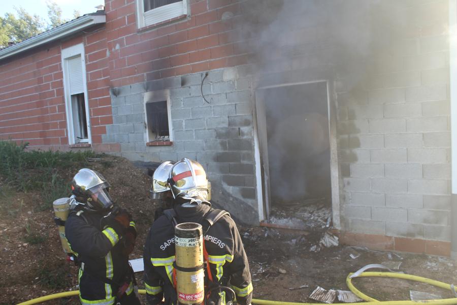 Feu d&#039;habitation sur la commune de Parisot