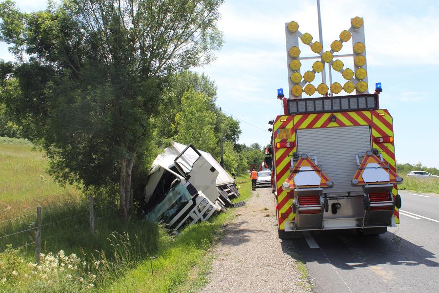 Embardée d&#039;un poids lourd à Lombers