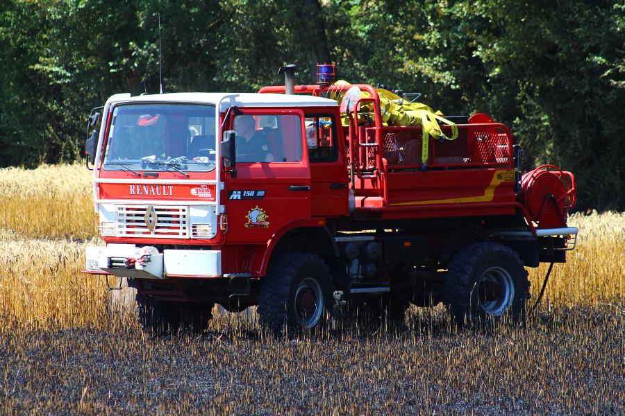 Feu de récolte sur la commune de Carlus
