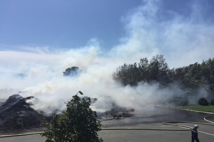 Feu dans une déchetterie à Labruguière 