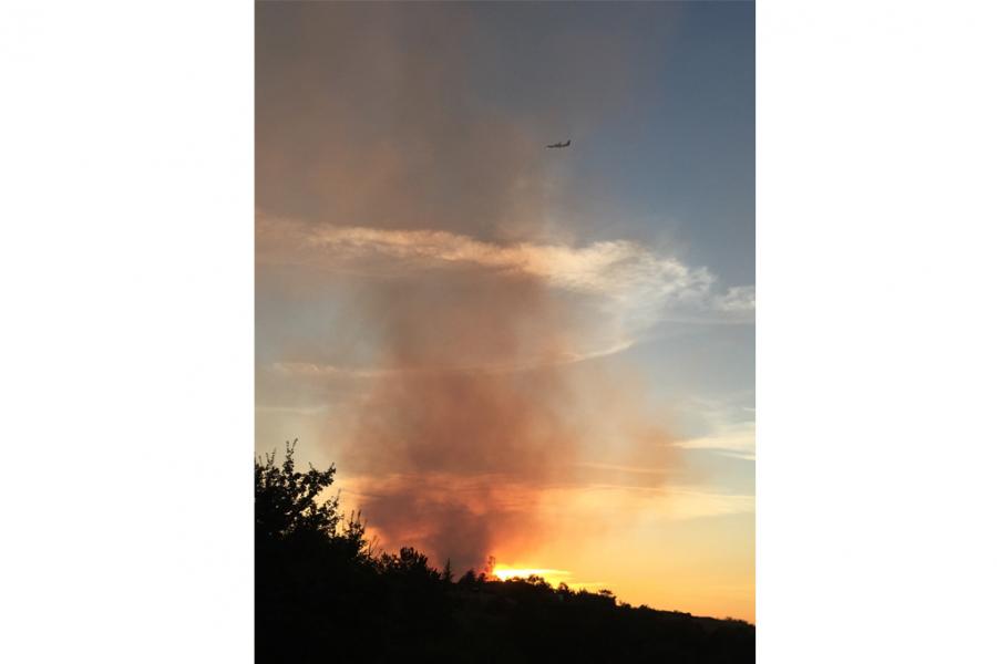 Important feu de forêts sur le terrain militaire à Caucalières