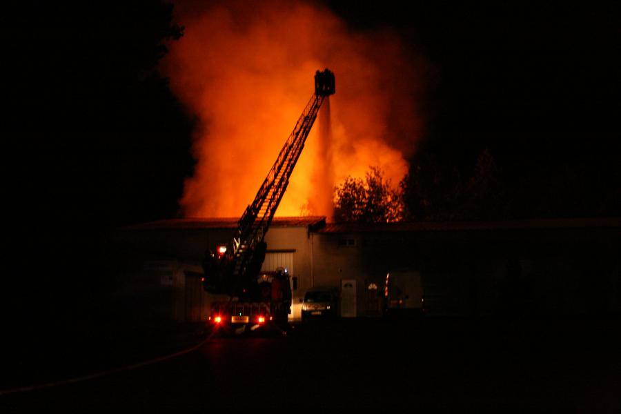 Feu d&#039;entrepôt sur la commune de Mazamet