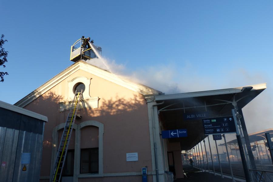 Feu à la gare d&#039;Albi-ville