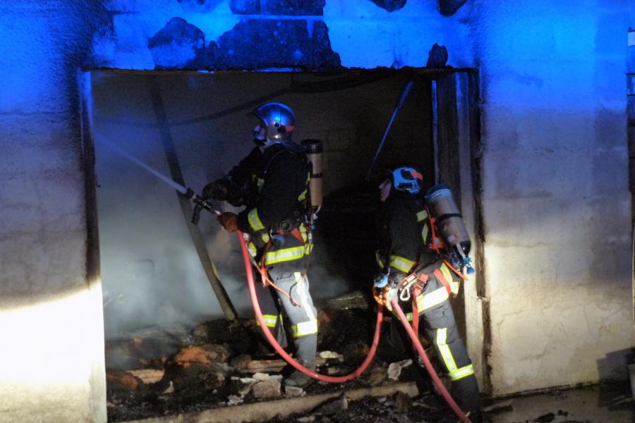 Une maison en rénovation détruite par les flammes
