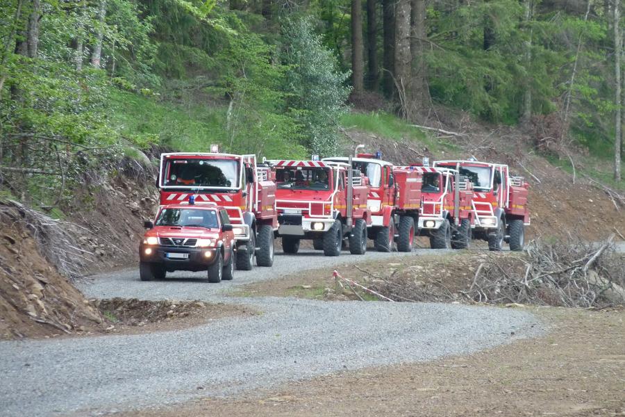 Manoeuvre interdépartementale feu de forêt sur la commune de Nages