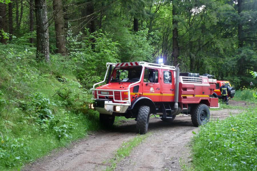 Manoeuvre interdépartementale feu de forêt sur la commune de Nages