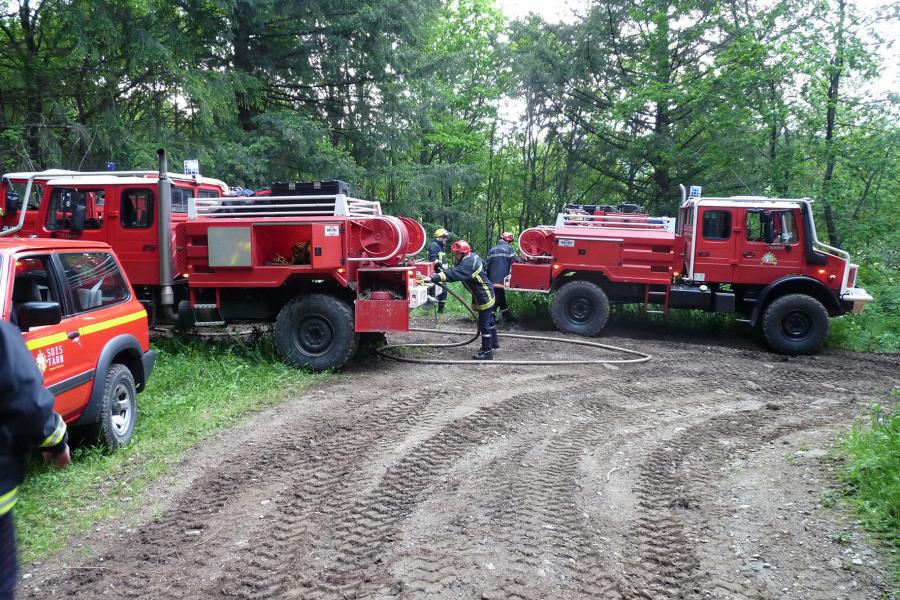 Manoeuvre interdépartementale feu de forêt sur la commune de Nages
