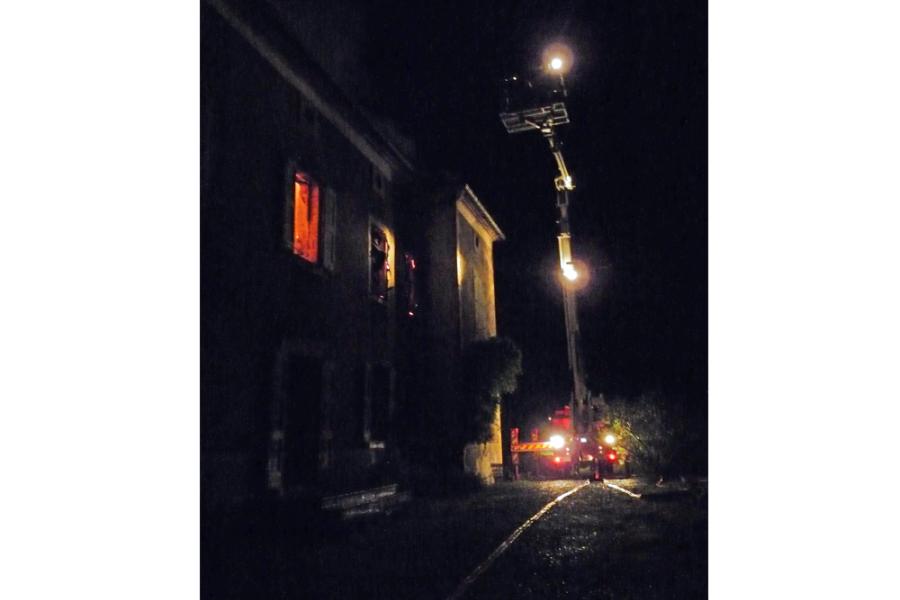 Feu d&#039;habitation dans un bâtiment à usage de gîte et chambres d&#039;hôtes