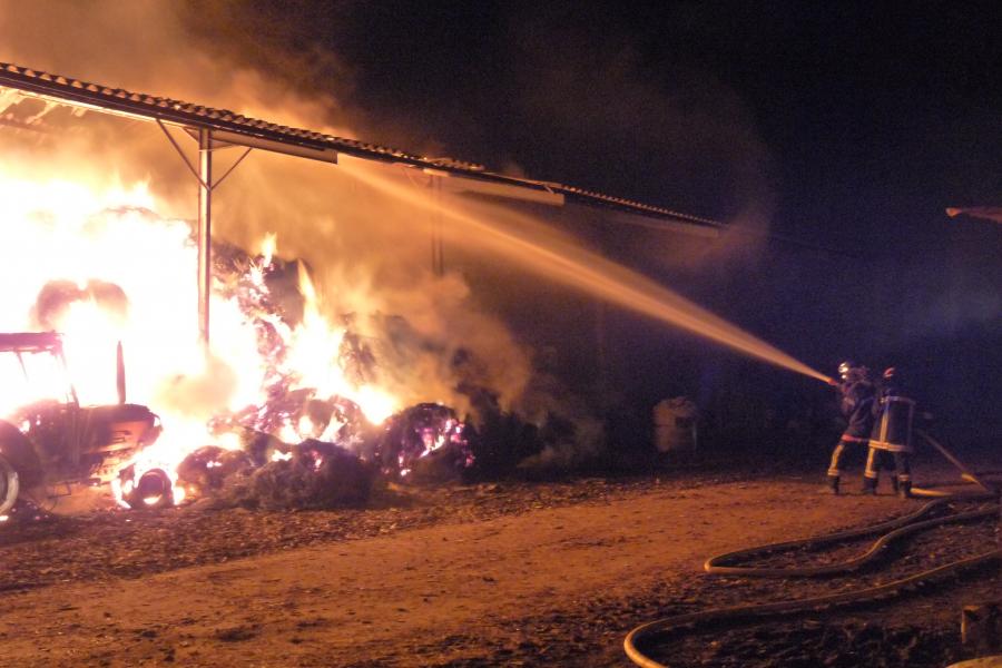 Deux feux de hangars agricoles sur la commune de Cadalen