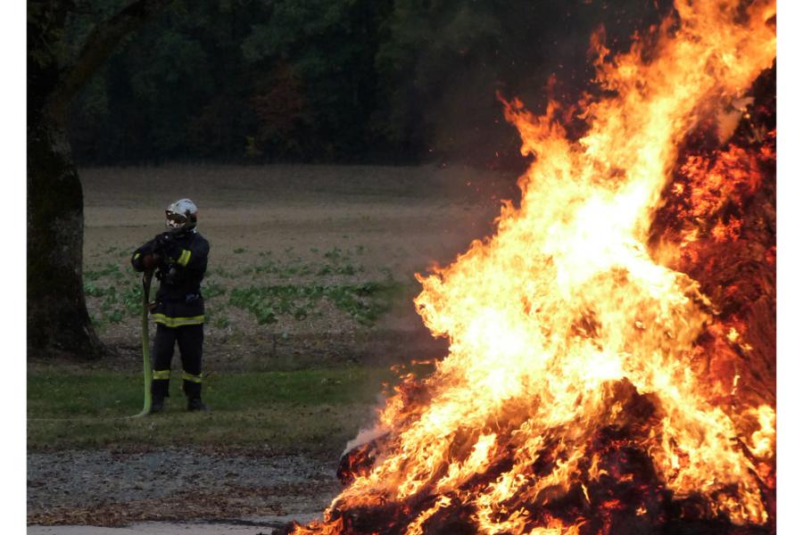 Feu de hangar agricole sur la commune de Saint-Julien-du-Puy