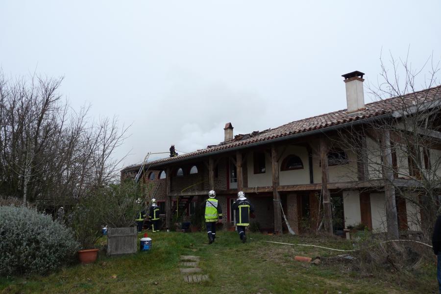 Feu de local artisanal sur la commune de Rabastens