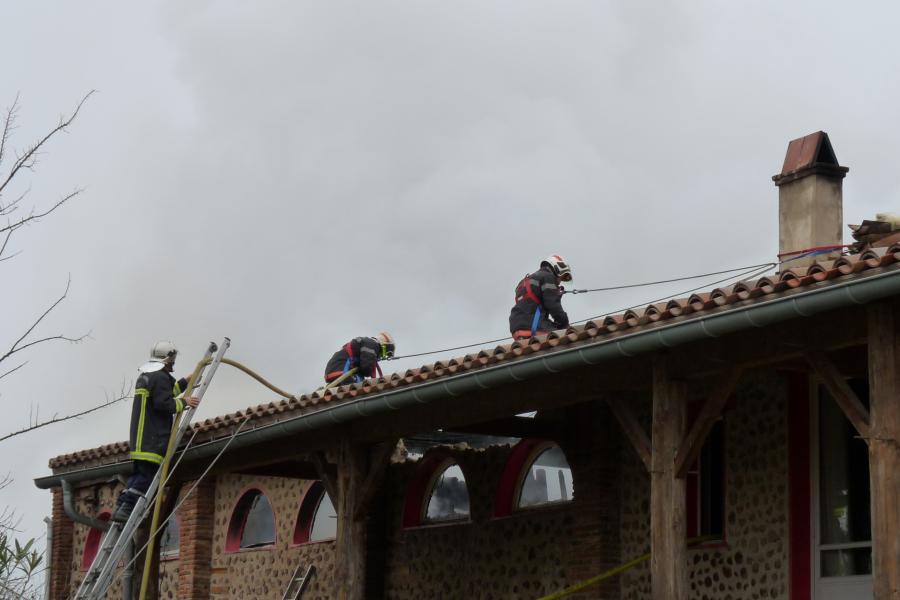 Feu de local artisanal sur la commune de Rabastens