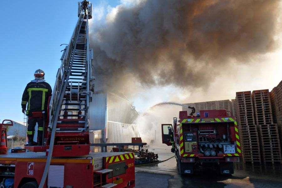 Incendie dans une entreprise de palettes à Gaillac