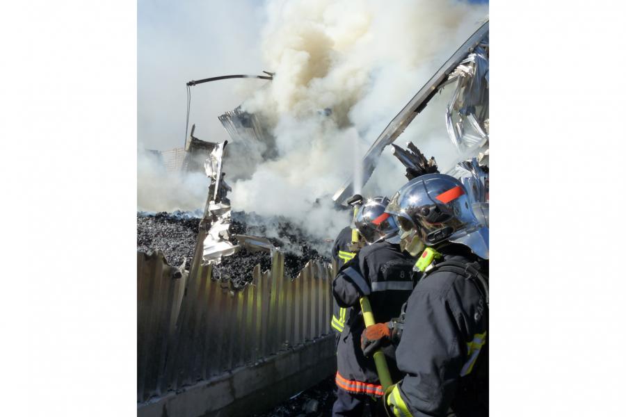 Incendie dans une entreprise de palettes à Gaillac