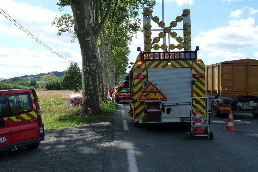 Violent accident d&#039;une voiture contre un platane à Gaillac