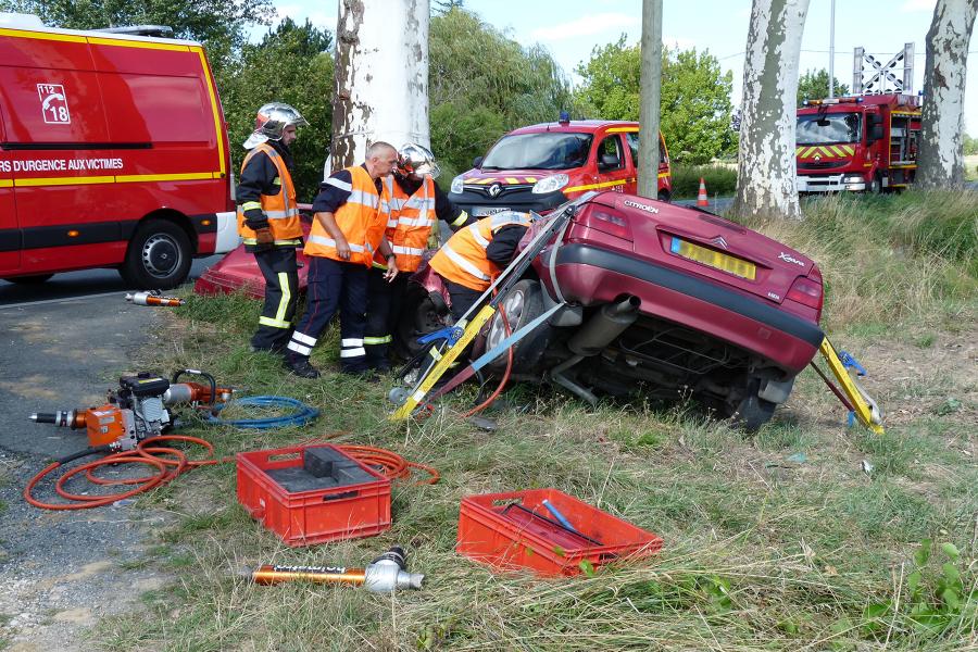 Violent accident d&#039;une voiture contre un platane à Gaillac