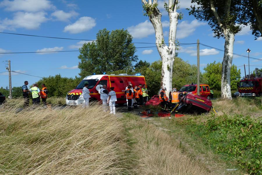 Violent accident d&#039;une voiture contre un platane à Gaillac